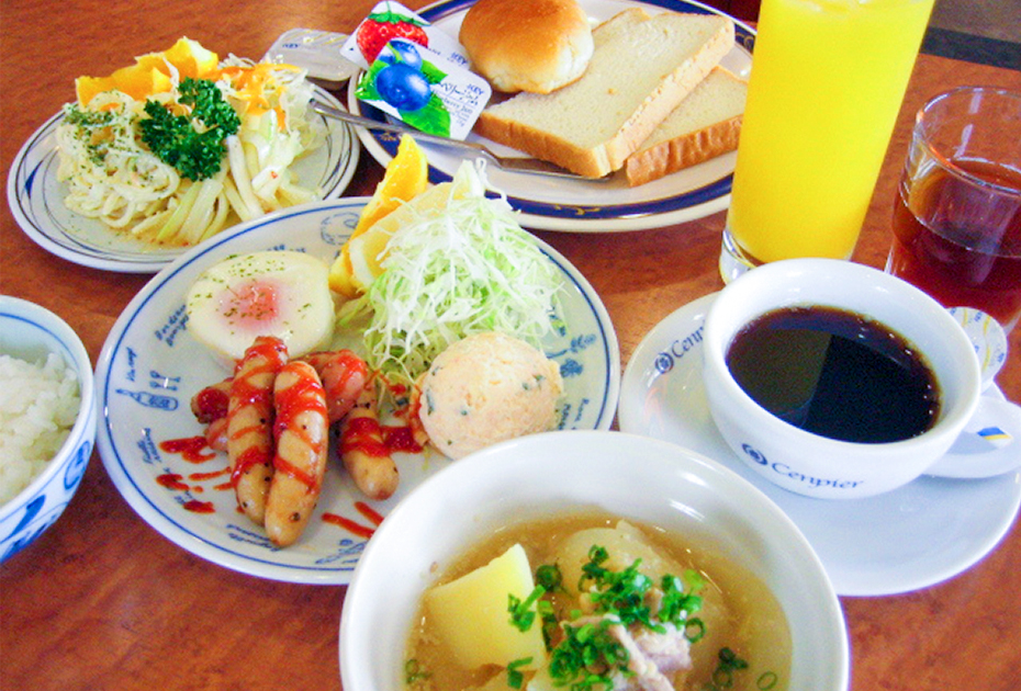 朝食バイキングの一例